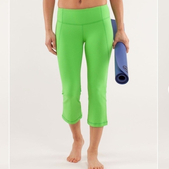 Lululemon Gather & Crow Crop 6 NWT - Picture 1 of 8